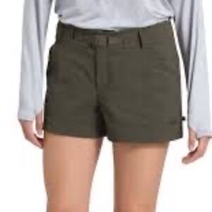 The North Face Women’s Paramount Shorts New Taupe Green Standard Fit NWT